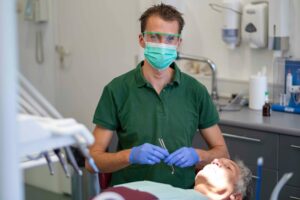 behandelingen-biologische-tandarts-friesland-leeuwarden-foto-Berend